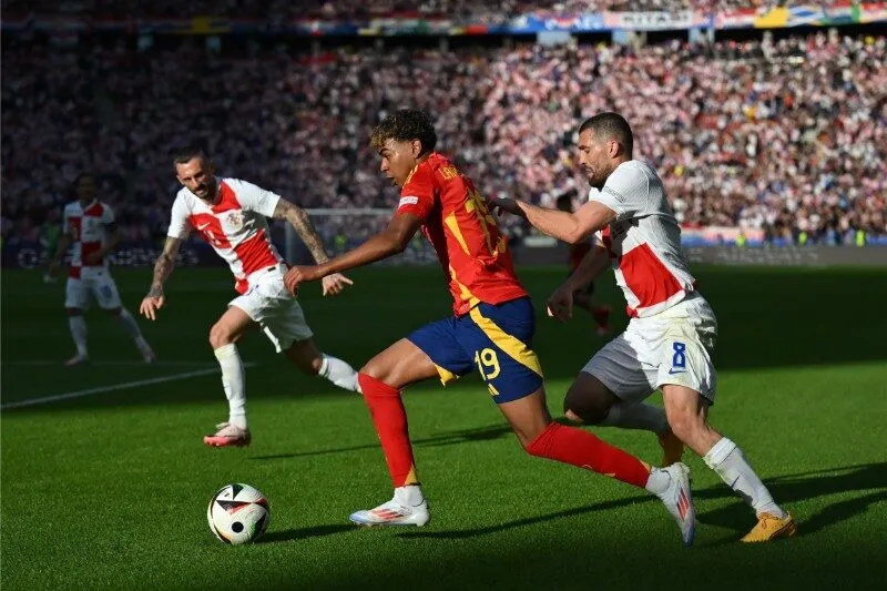 Tây Ban Nha đại chiến với Croatia